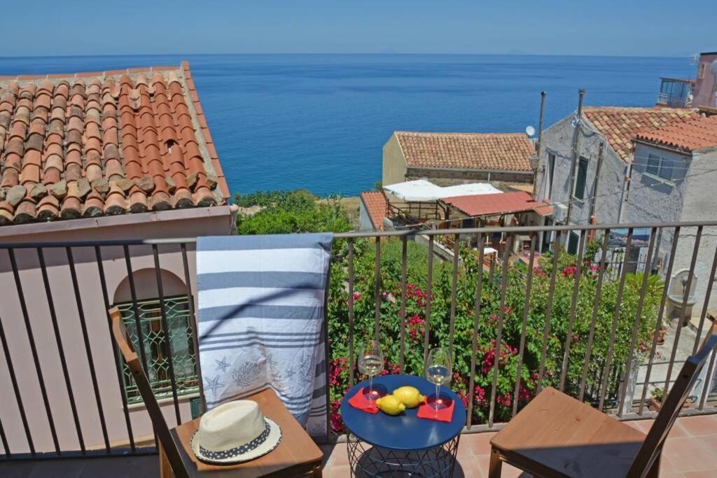 Terrazza Ambrogio Apartment Sant'Ambrogio  Luaran gambar